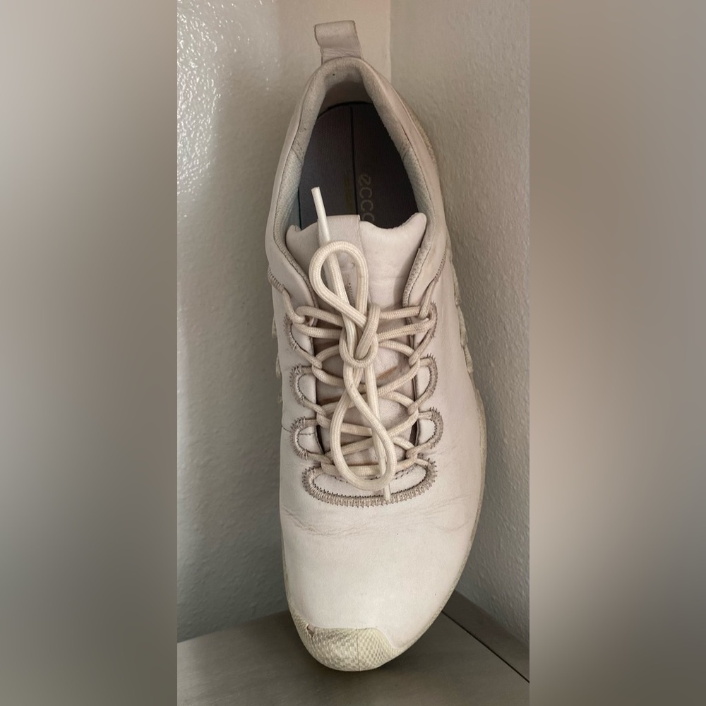 ECCO .. WOMENS WHITE ATHLETIC SHOES - Picture 9 of 12